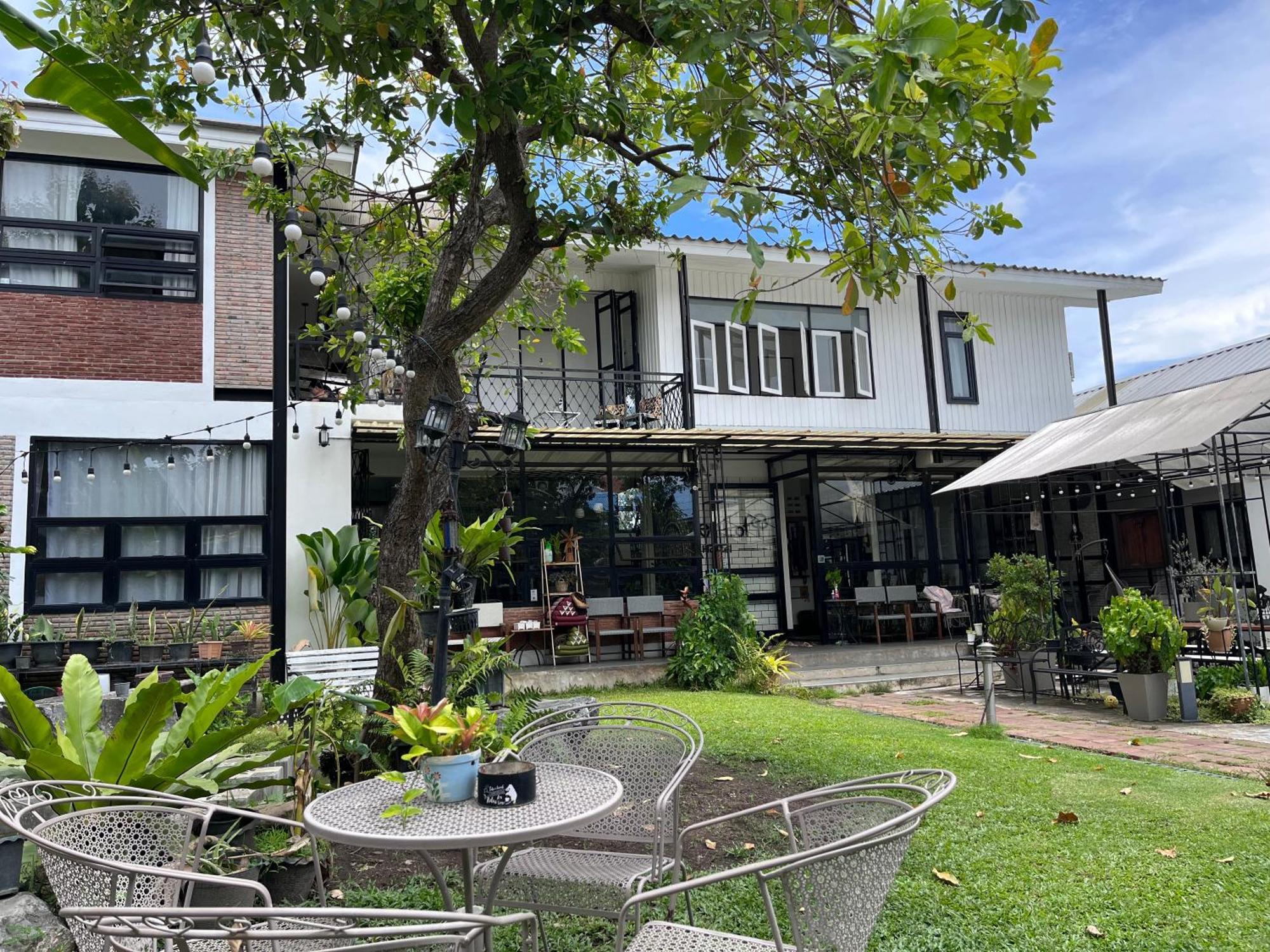 Sherloft Home & Hostel Chiang Mai Exterior foto
