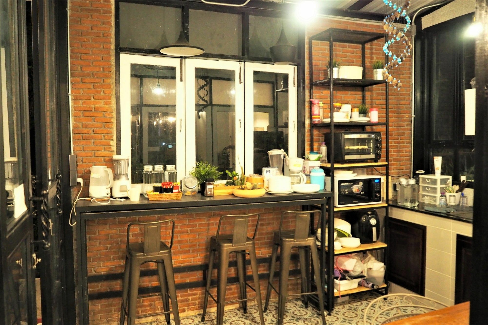 Sherloft Home & Hostel Chiang Mai Exterior foto