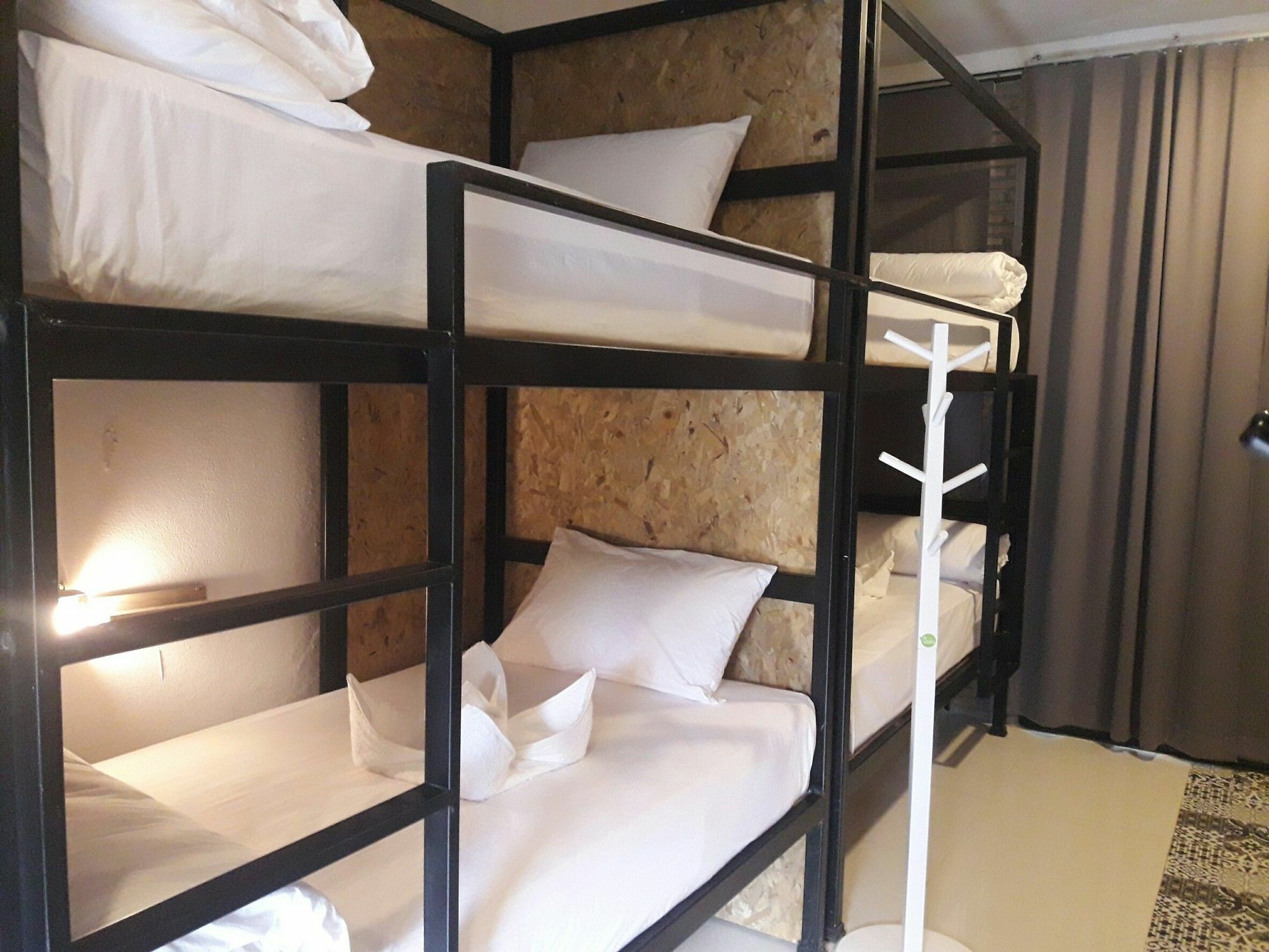 Sherloft Home & Hostel Chiang Mai Exterior foto