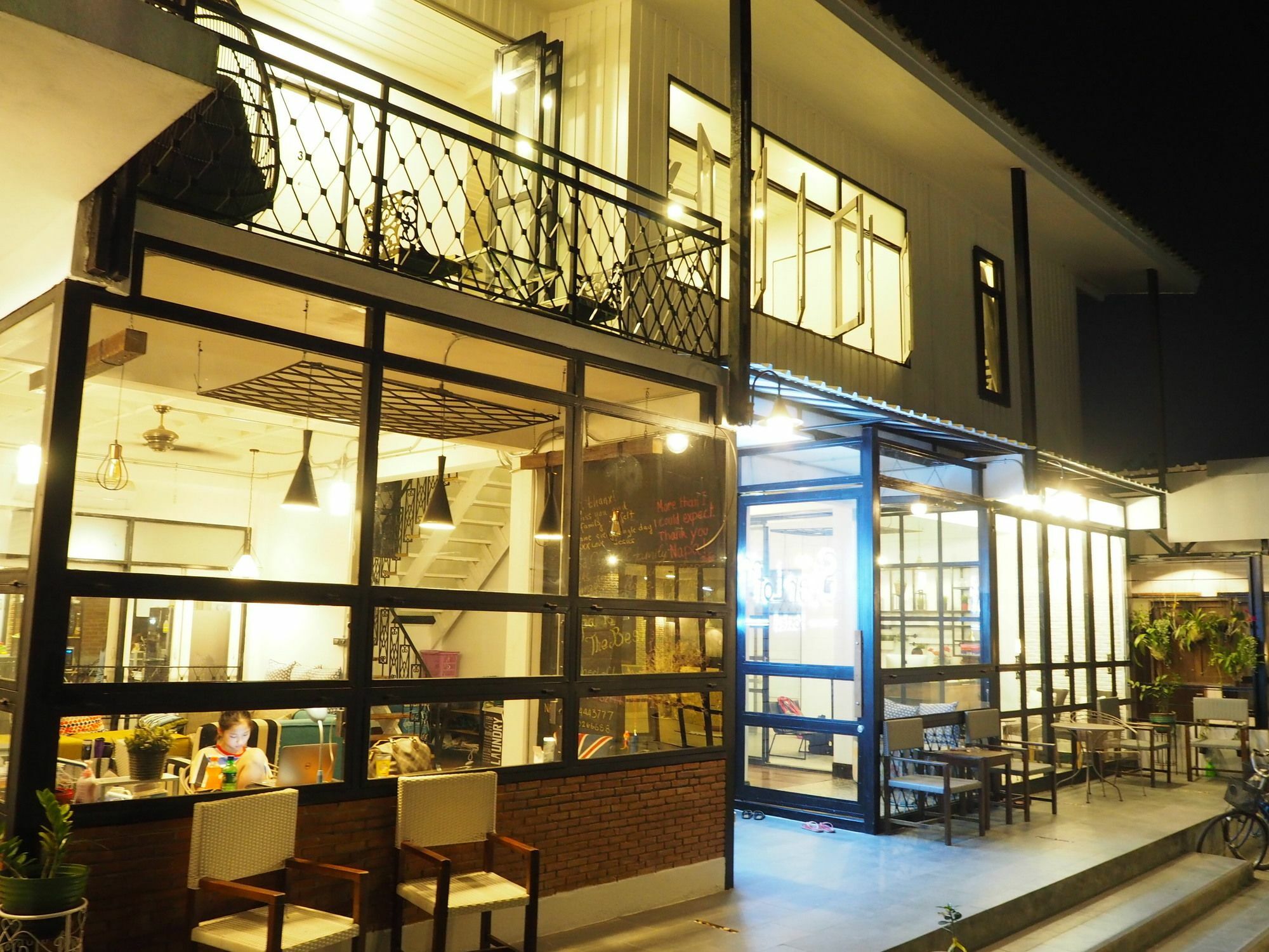Sherloft Home & Hostel Chiang Mai Exterior foto